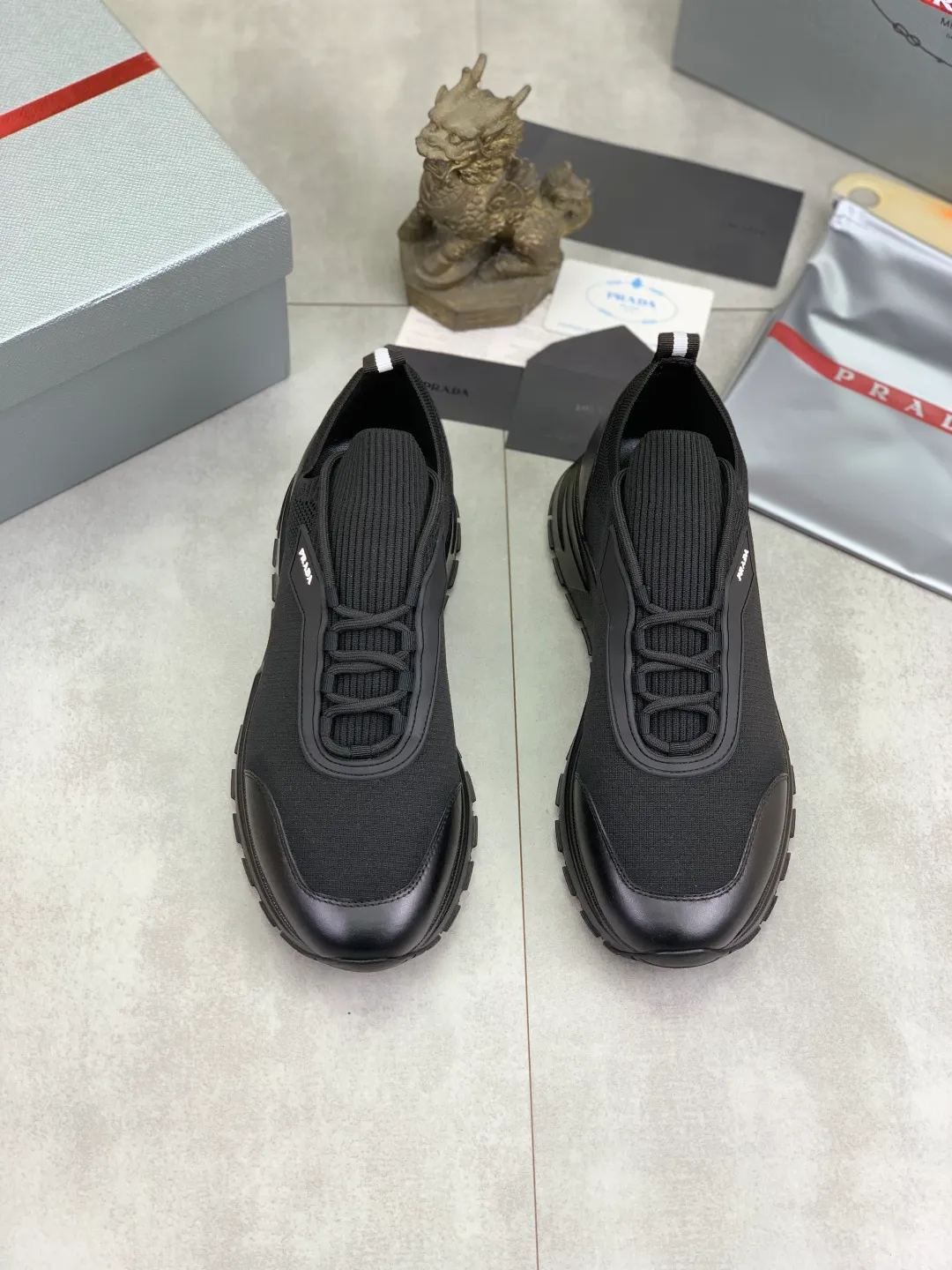 Men's Men's Shoes 💰P500💰【New Style】 (PRADA) The latest model of men's shoes has been launched on the official website in 1:1 copy, synchronized with Hong Kong counters, and on the same catwalk; all made of cowhide Epoxy mesh ➕Imported breathable fabric with cowhide lining, 🍡🍡Original 1:1 rubber outsole, non-slip and wear-resistant; comfortable on the feet, attractive style, fine workmanship, and simple and neat shoe lasts, highlighting a man's boldness and toughness, 👍size 38 to 44 3⃣️Color🉑️Choose